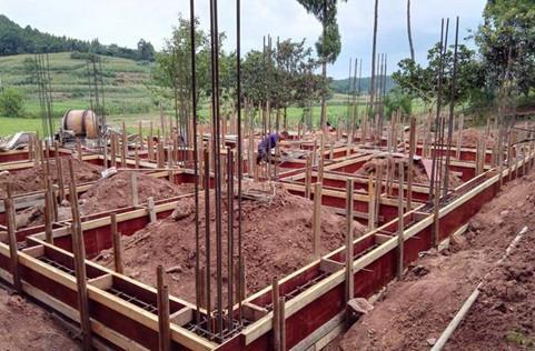 農村自建房基礎如何施工才更好更穩(wěn)?